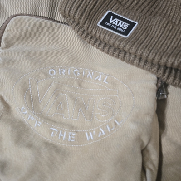 VANS 2 Piece Set Vans Off The Wall backpack and Vans beanie cap - Picture 5 of 16